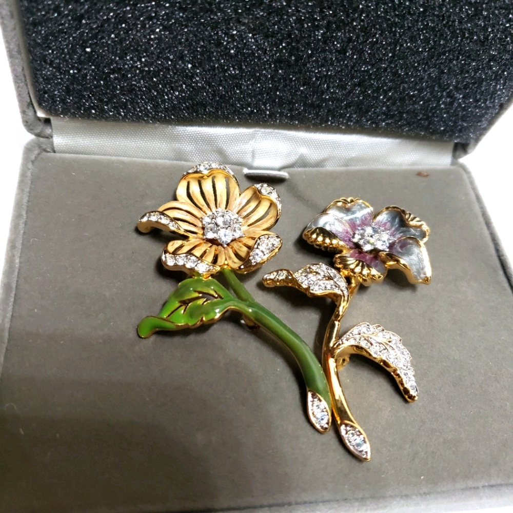 The Nolan Miller Vintage Flower Brooches